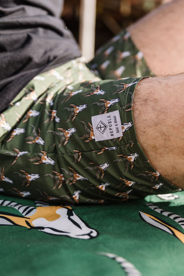 Baai & Braai Shorts - Bok