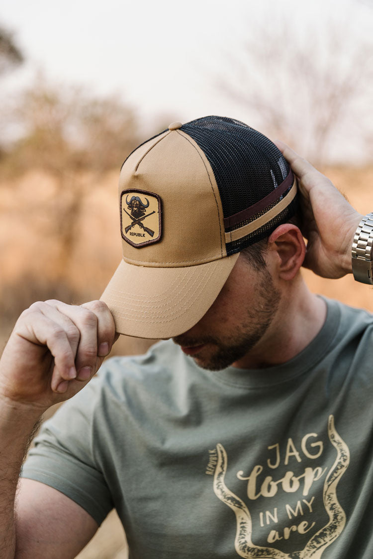 Land Of Horn & Hide Hoed